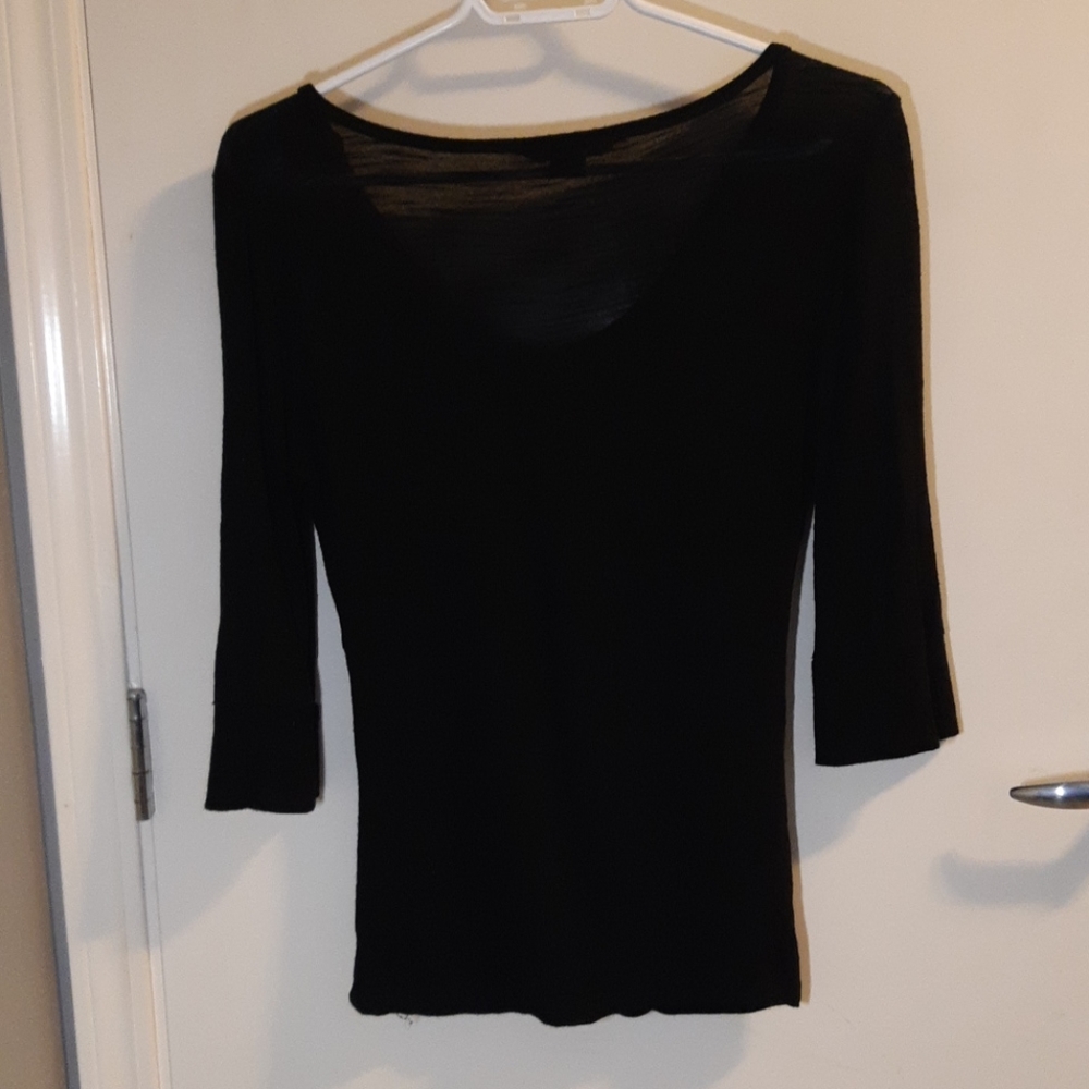 Vneck top - Picture 2 of 3
